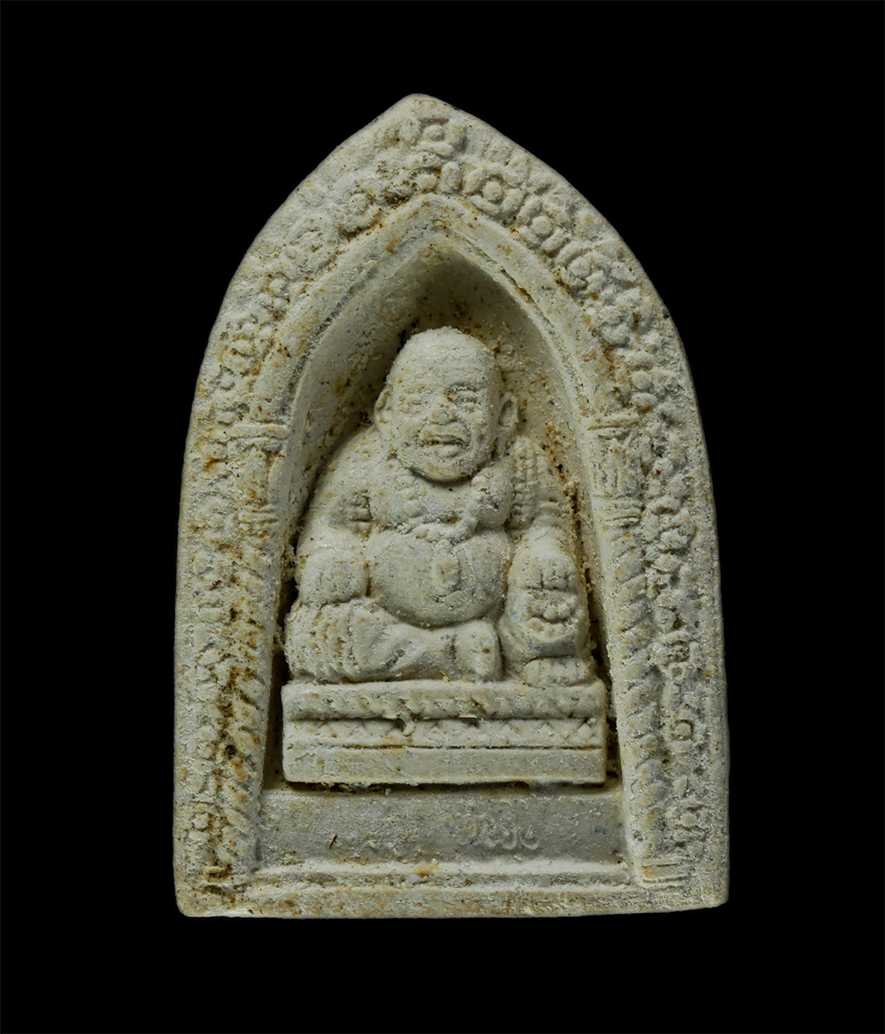 11Nov24 (80)p.jpg - พระสังกัจจายน์ หัวใจเศรษฐี มี เงิน พันชั่ง หลังยันต์นะเงิน พิธีเพ็ญเดือนสิบสอง พระอุโบสถ วัดสุทัศนเทพวราราม เขตพระนคร กรุงเทพฯ สร้างปี 2537 เนื้อผงพุท [..] | https://kamulet.in.th